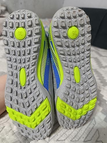 кета футбольный: Детские кроссовки/бутсы -сороконожка для футбола - Размер: 35 - Цвет — 4