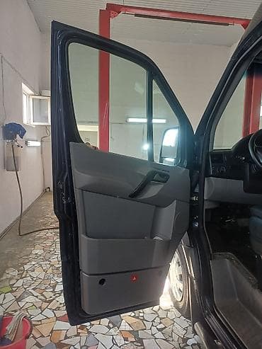 Унаа: Жеңил жүк ташуучу унаа, Mercedes-Benz, Стандарт, 3 т, Колдонулган — 8