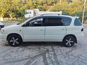 2000: Toyota Ipsum: 2000 г., 2.2 л, Механика, Дизель, Минивэн — 1