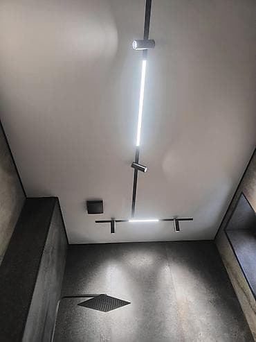 Освещение: Линейные магнитные треки и светильники для потолка - Современная — 1