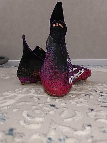 футбольные одежды: Футбольные бутсы adidas Predator состояние идеальное носили 1 раз — 1