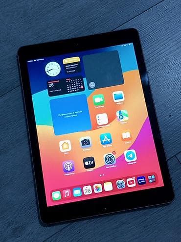 Планшеты: Планшет, Apple, память 128 ГБ, 9" - 10", Wi-Fi, Б/у, Классический цвет - Серый — 1