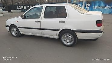 volkswagen tiguan: Volkswagen Vento: 1992 г., 1.8 л, Ручные, Бензин, Седан — 2