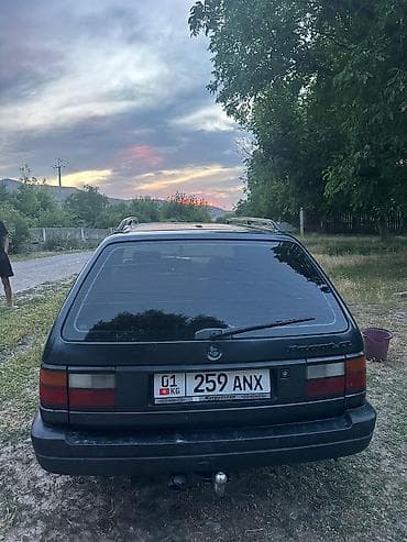 Продажа авто: Volkswagen Passat: 1993 г., Механика, Бензин, Универсал — 10