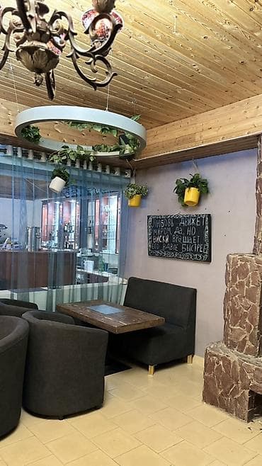 Стол и стул для кафе