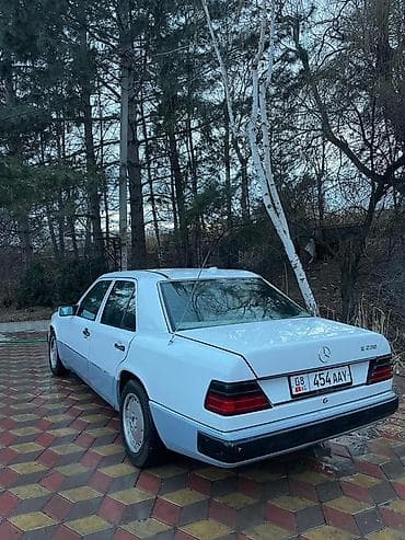 mers e124: Mercedes-Benz W124: 1991 г., 2 л, Механика, Бензин, Седан — 3