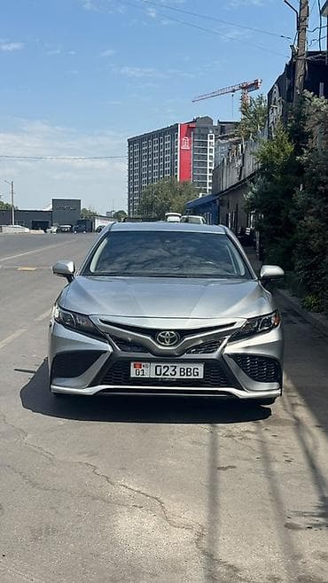 led свет: Toyota Camry: 2022 г., 2.5 л, Автомат, Бензин, Седан — 9