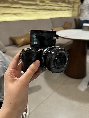 фотоаппарат куплю: Камера Sony Alpha 5000L с откидным вверх экраном — идеальна для фото и — 3