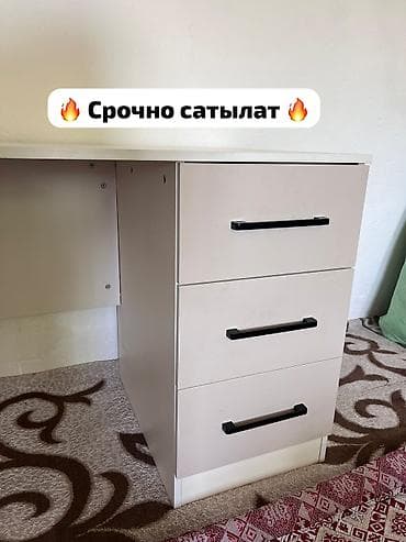 Компьютерные столы: Компьютерный стол, Новый, С полками — 1