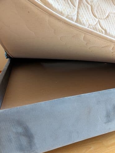 Столы: Двуспальная кровать, Б/у, С матрасом, длина - 200 см — 3