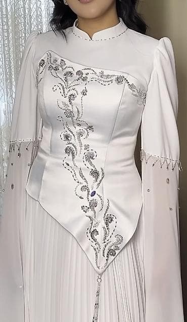 детский карсет: Продаю корсет на кыз узатуу (ручная работа) Шился на заказ, полностью — 1