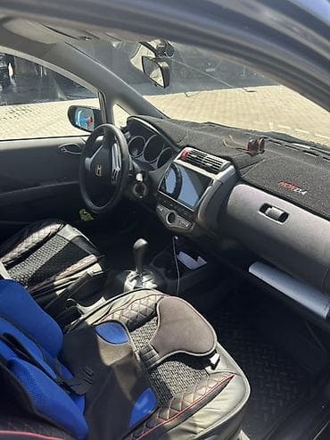 jazz 2008: Honda Fit: 2008 г., 1.3 л, Автомат, Бензин, Хэтчбэк — 5