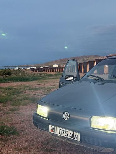 Volkswagen Passat: 1988 г., 1.8 л, Механика, Бензин, Седан — 4