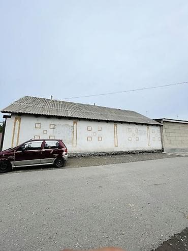 продаю дом с магазином: Просторный одноэтажный дом с большим двором и хозяйственными — 2