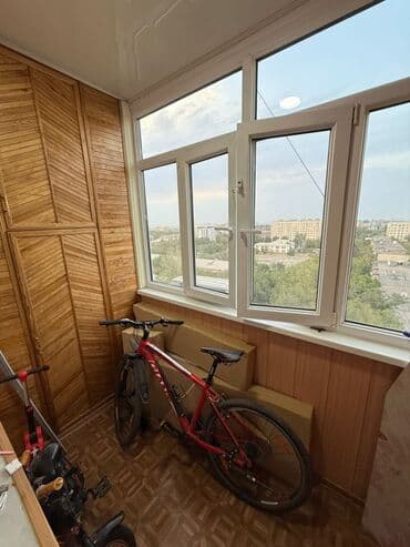 продаю квартиру район 9микрарайон: 3 бөлмө, 70 кв. м, 105-серия, 9 кабат, Косметикалык ремонт — 7