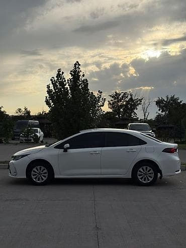 hongqi ehs9: Toyota Corolla: 2020 г., 1.2 л, Автомат, Бензин, Седан — 9