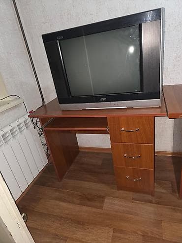 Мебель: Продаю столы б/у в хорошем состоянии — 1