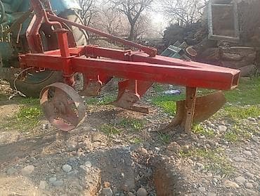 трактор т70: Трактор колесный, с кабиной, голубого цвета. Характеристики и — 6