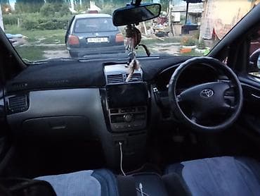 Toyota Ipsum: 2003 г., Минивэн