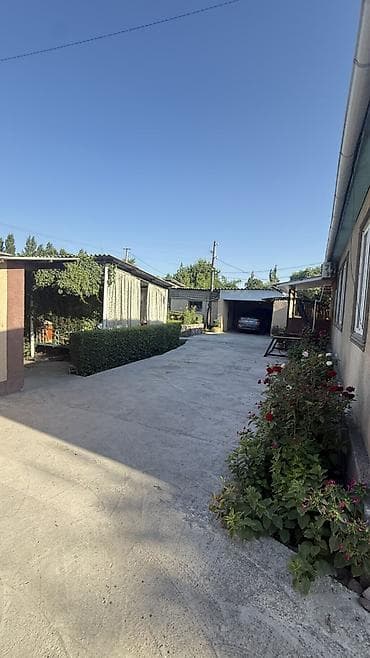 Дома: 🏡 Продаётся 5-комнатный дом 📍 Кара-Балта, район Военкомата 🏠 Площадь — 8