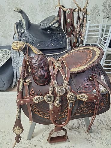 седло сидло: Ээр токум баардык жабдыктары менен. Атты баспайт кишиге жайлуу. Туйук — 3