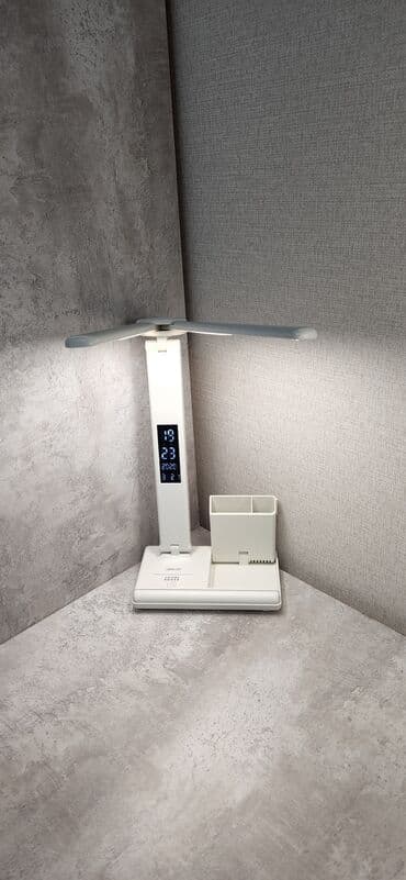 Настольная лампа LED с Дисплеем( время,дататермометр)