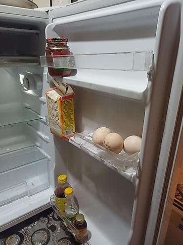 Техника и электроника: Компактный однокамерный холодильник TOBAR TOR-100 - Полезный объем — 1