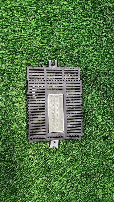 е63: Блок контроля исправности ламп Е60 е63 е65 6 962 —-720 Год2005 В — 3