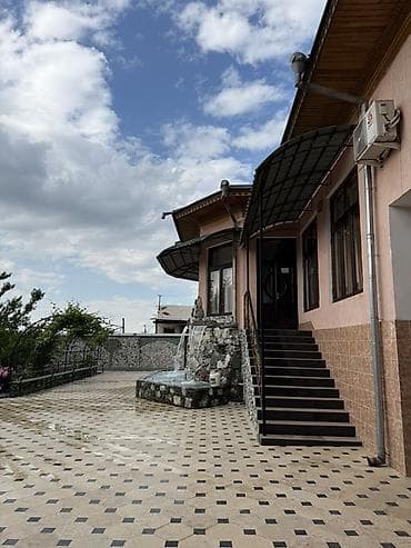 дом с магазинам: Просторный частный дом с большим благоустроенным двором и садом. Что — 2