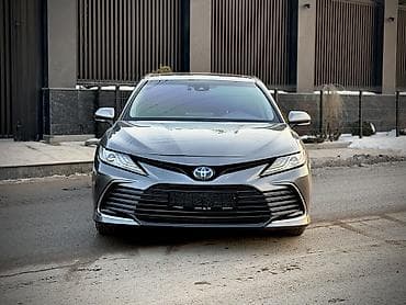 авто тесла: Toyota Camry: 2023 г., 2.5 л, Вариатор, Гибрид, Седан — 2