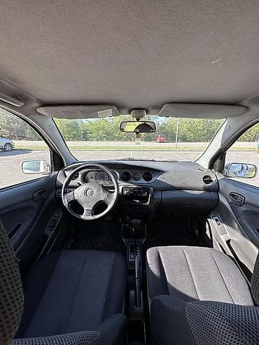 Продажа авто: Daihatsu YRV: 2004 г., 1.3 л, Автомат, Бензин, Хэтчбэк — 4