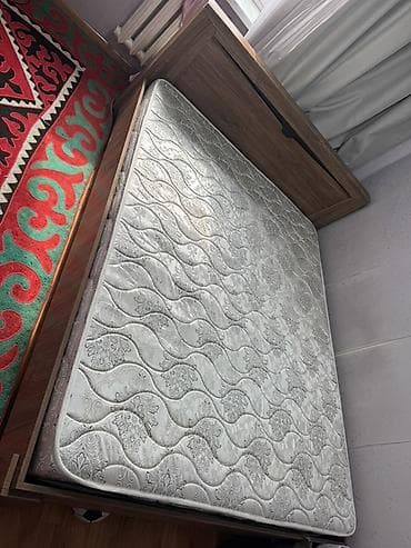 queen: Двуспальная кровать, С матрасом, длина - 200 см — 1