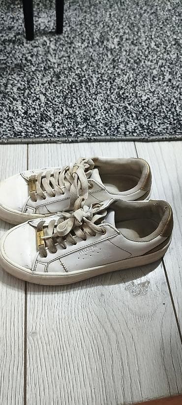 Кеды Pull&Bear, белые с золотистыми вставками на пятке и люверсах — 5