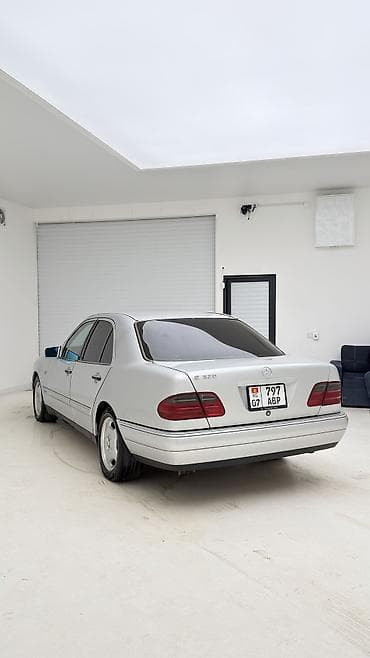 х5 2017: Mercedes-Benz E-Class: 1997 г., 3.2 л, Автомат, Бензин, Седан — 4