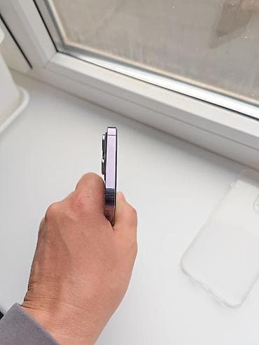 iphone red 7: IPhone 14 Pro, Б/у, 256 ГБ, Deep Purple, Чехол, 100 % — 4