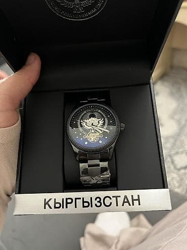 рукова: Наручные часы (2 модели) в фирменных боксах. 1) Tissot, кварцевые: - — 2
