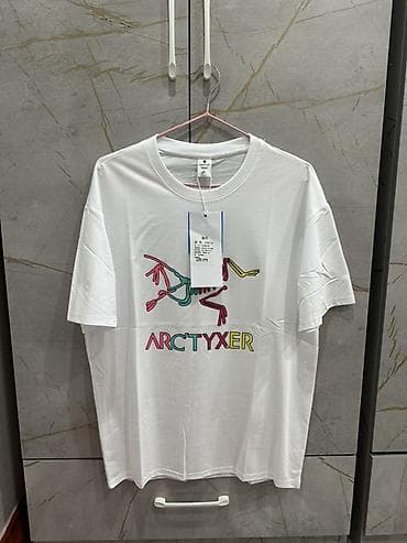 манго mango: Белая футболка с ярким принтом «ARCTYXER». - Материал: хлопок (по — 1