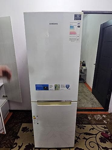 серый холодильник: Холодильник Samsung, Двухкамерный, No frost — 3