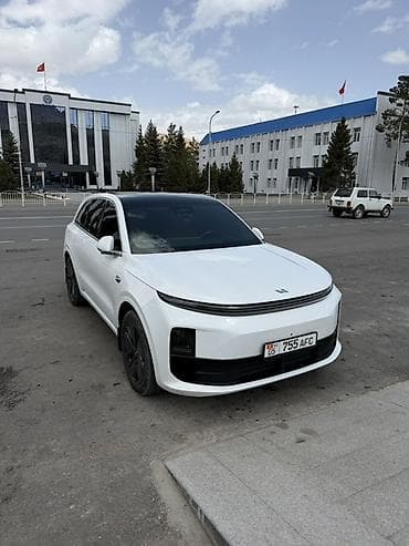 Продажа авто: Lixiang L6: 2024 г., 1.5 л, Автомат, Гибрид, Кроссовер — 2
