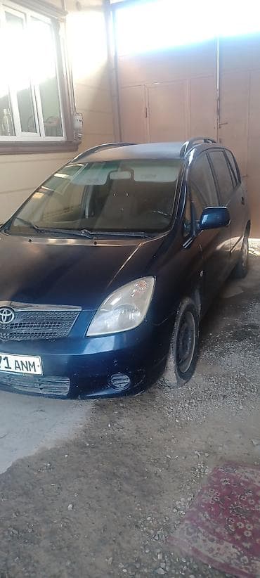 домик авто: Toyota Corolla Verso: 2003 г., Универсал — 1
