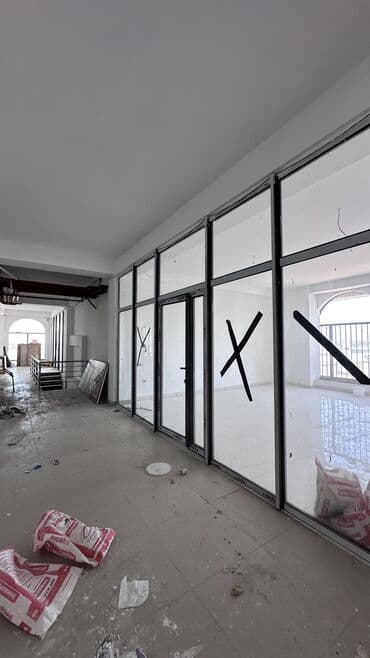 столовый арендага: Сатылат помещение 1 бөлмөлүү, 36.27м², 2-кабатта 	•	Турак үй — 4