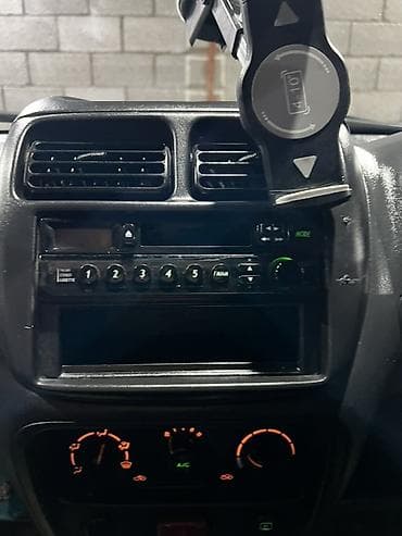 Транспорт: Suzuki Swift: 2003 г., 1.3 л, Автомат, Бензин, Хэтчбэк — 8