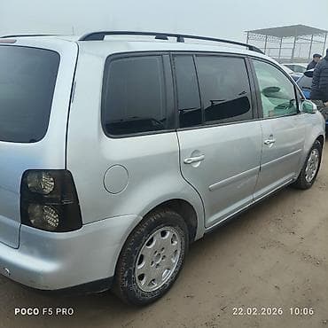 9 машина: Volkswagen Touran: 2004 г., 1.9 л, Механика, Дизель, Универсал — 4