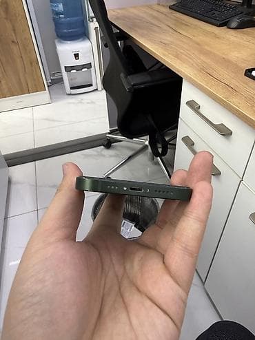 айфон cr: IPhone 13, Б/у, 256 ГБ, Зеленый, Зарядное устройство, 79 % — 2