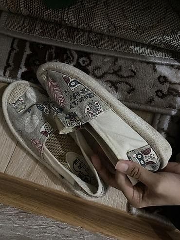 совы: Набор женской обуви (5 пар): 1) Темно‑синие кеды асиксы 37 размер 2) — 3