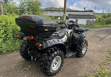 Квадроциклы: Квадроцикл 4x4 с богатым оснащением Основные особенности: - Полный — 3