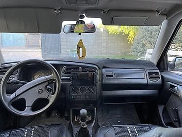 odyssey 2002: Volkswagen Vento: 1993 г., Седан — 6