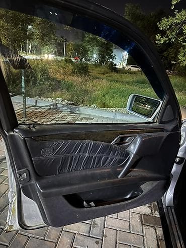 90: Mercedes-Benz E-Class: 1998 г., 3.2 л, Автомат, Бензин, Универсал — 9