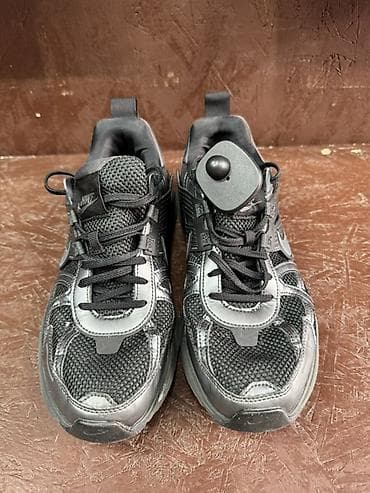 Мужские кроссовки, 43, Nike, Б/у, цвет - Черный, Самовывоз, Платная доставка
