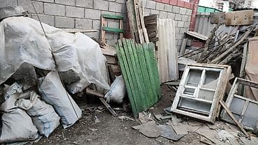 обналичка на двери: Продаю деревянный мусор на дрова. Самовывоз — 2